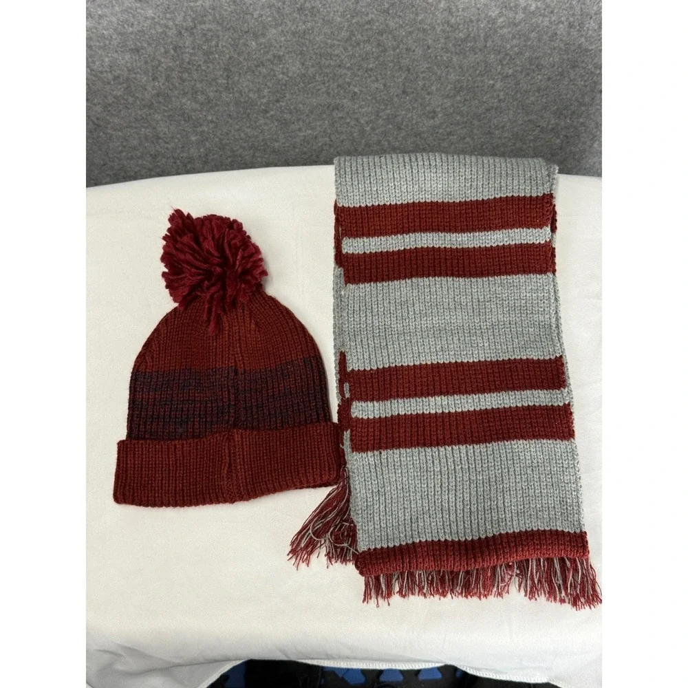 Harry Potter Platform 9 3/4 Youth Beanie Scarf Set Burgundy‎ Grey Striped OSFM